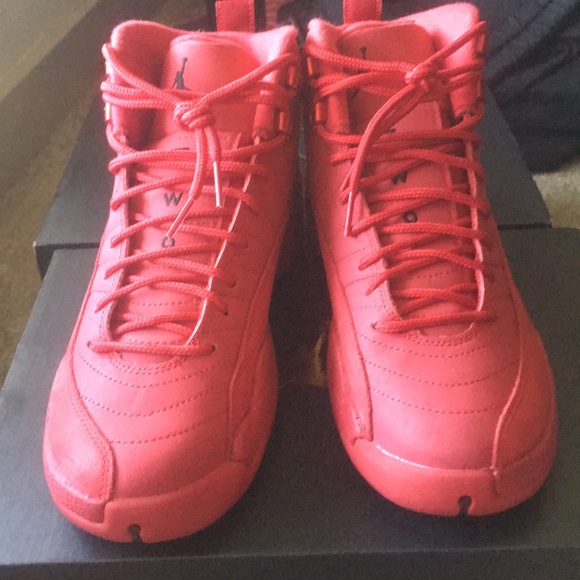 Air Jordan 12 Retro - Picture 2 of 3